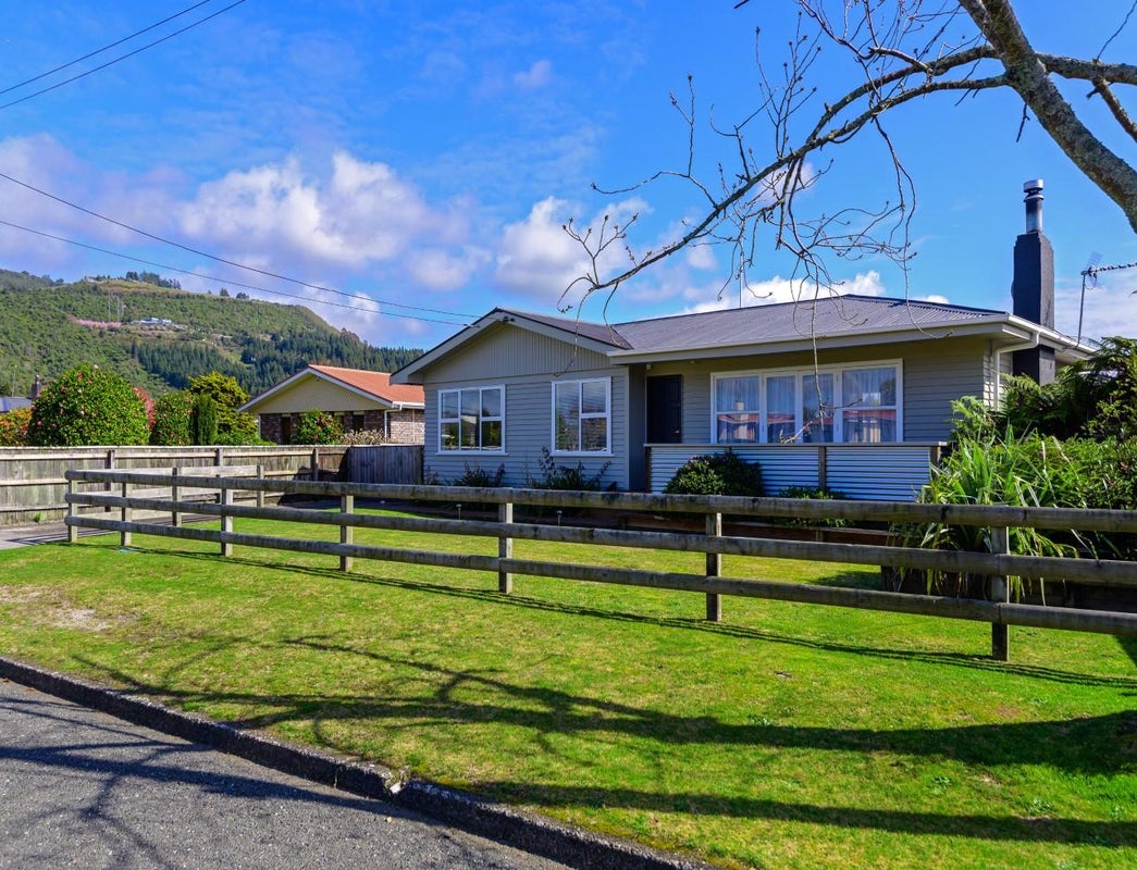 8 Ngahu Street, Fairy Springs, Rotorua - Carousel 1