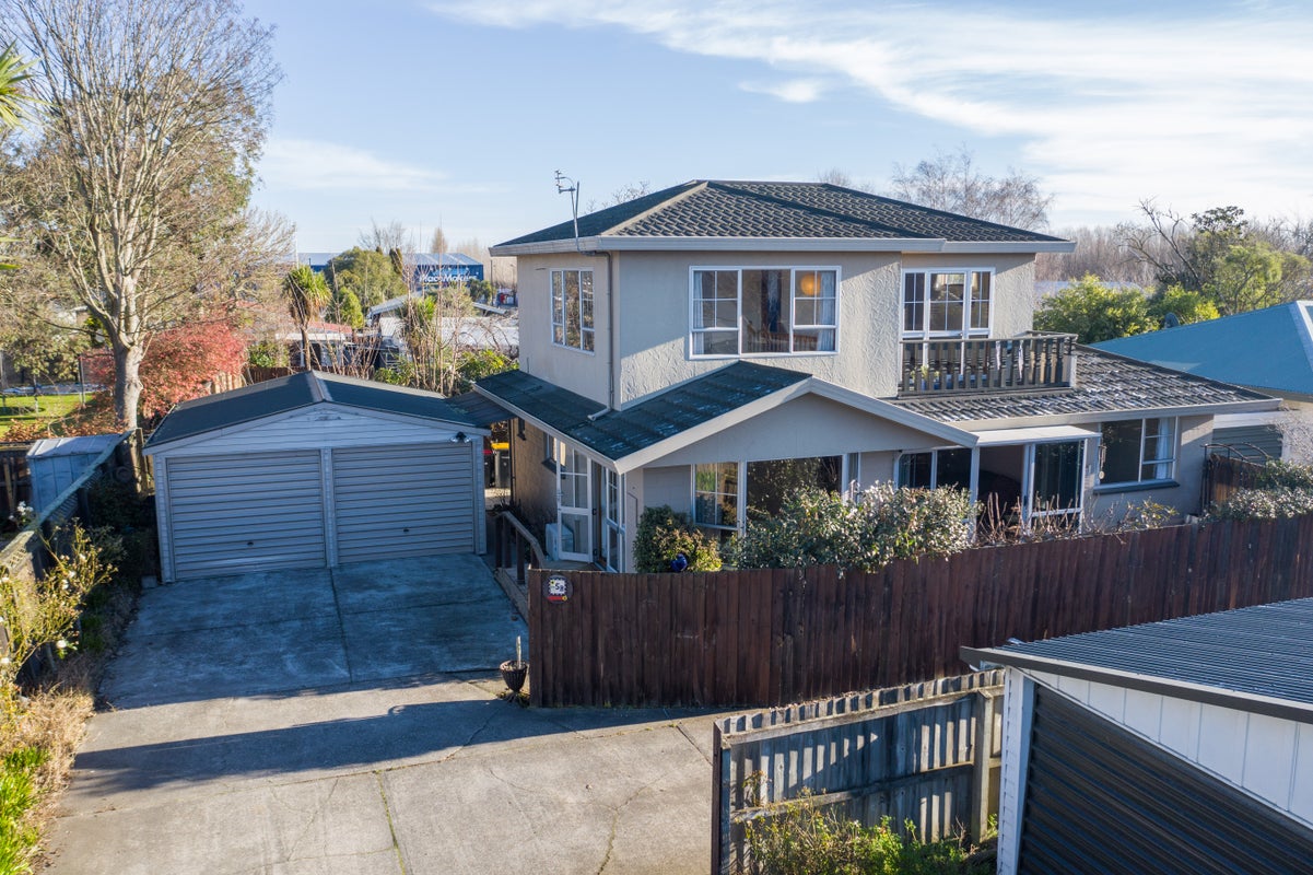 2/5 Frome Place, St Albans, Christchurch - Carousel 1