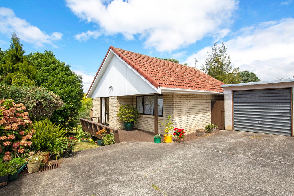 2/42 Minerva Terrace, Howick, Auckland - Carousel 1