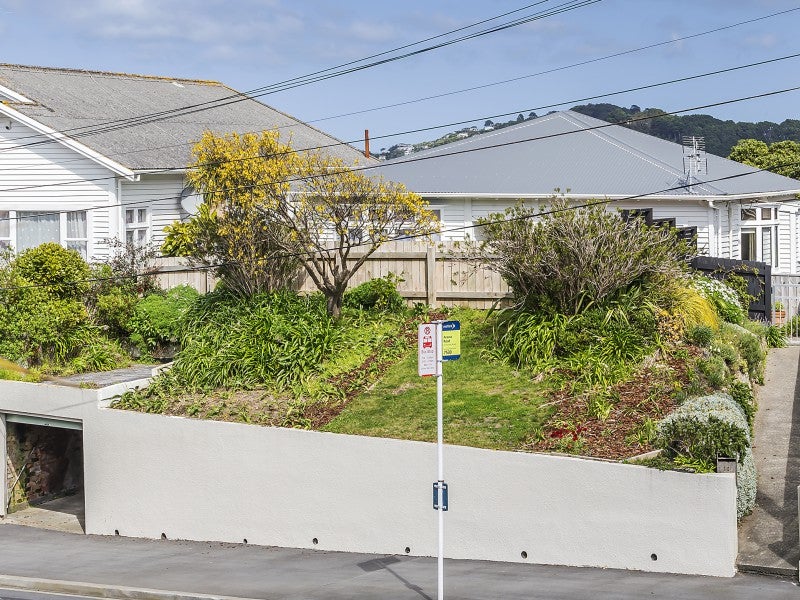16 Arawa Road, Hataitai, Wellington - Carousel 19