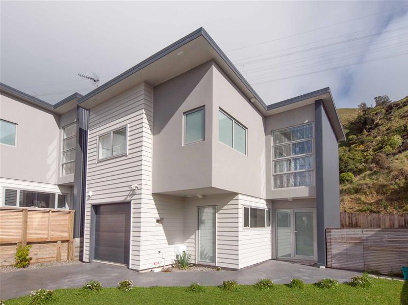 30 Erlestoke Crescent, Churton Park, Wellington - Carousel 1