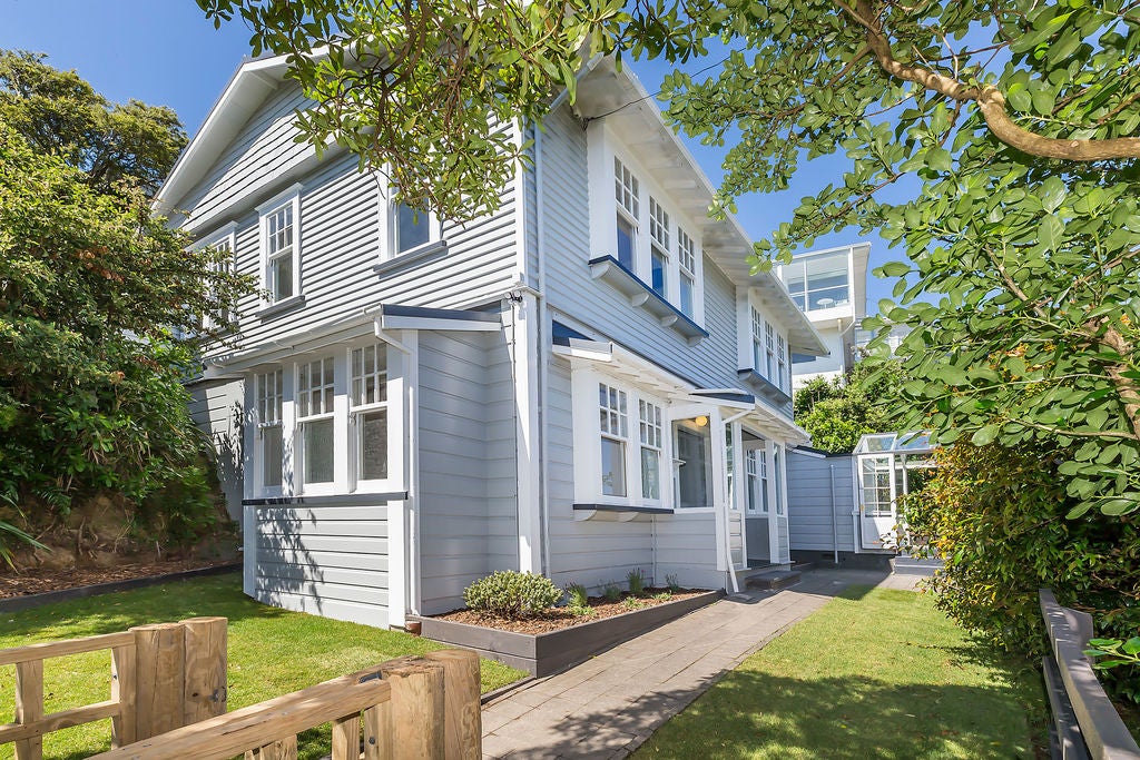 1 Saint Michaels Crescent, Kelburn, Wellington - Carousel 1