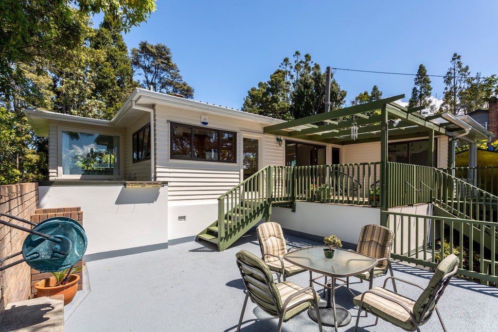 55 Tanekaha Road, Titirangi, Auckland - Carousel 2