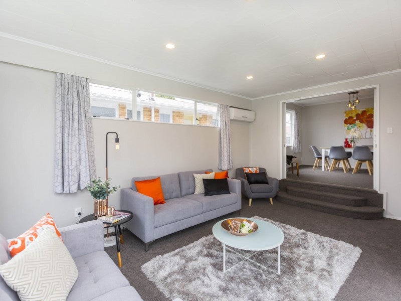 25 ROBERTSON ST, Elderslea, UPPER HUTT - Carousel 1