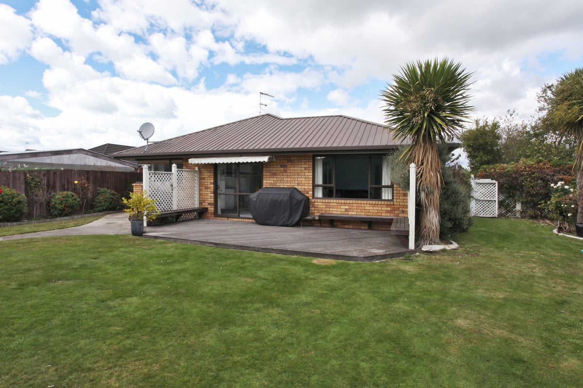 2 Beauford Place, Parklands, Christchurch - Carousel 13