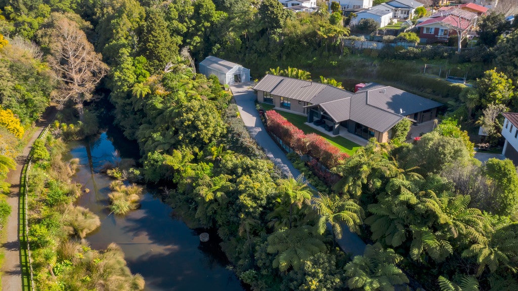 3C Azalea Place, Brooklands, New Plymouth - Carousel 2