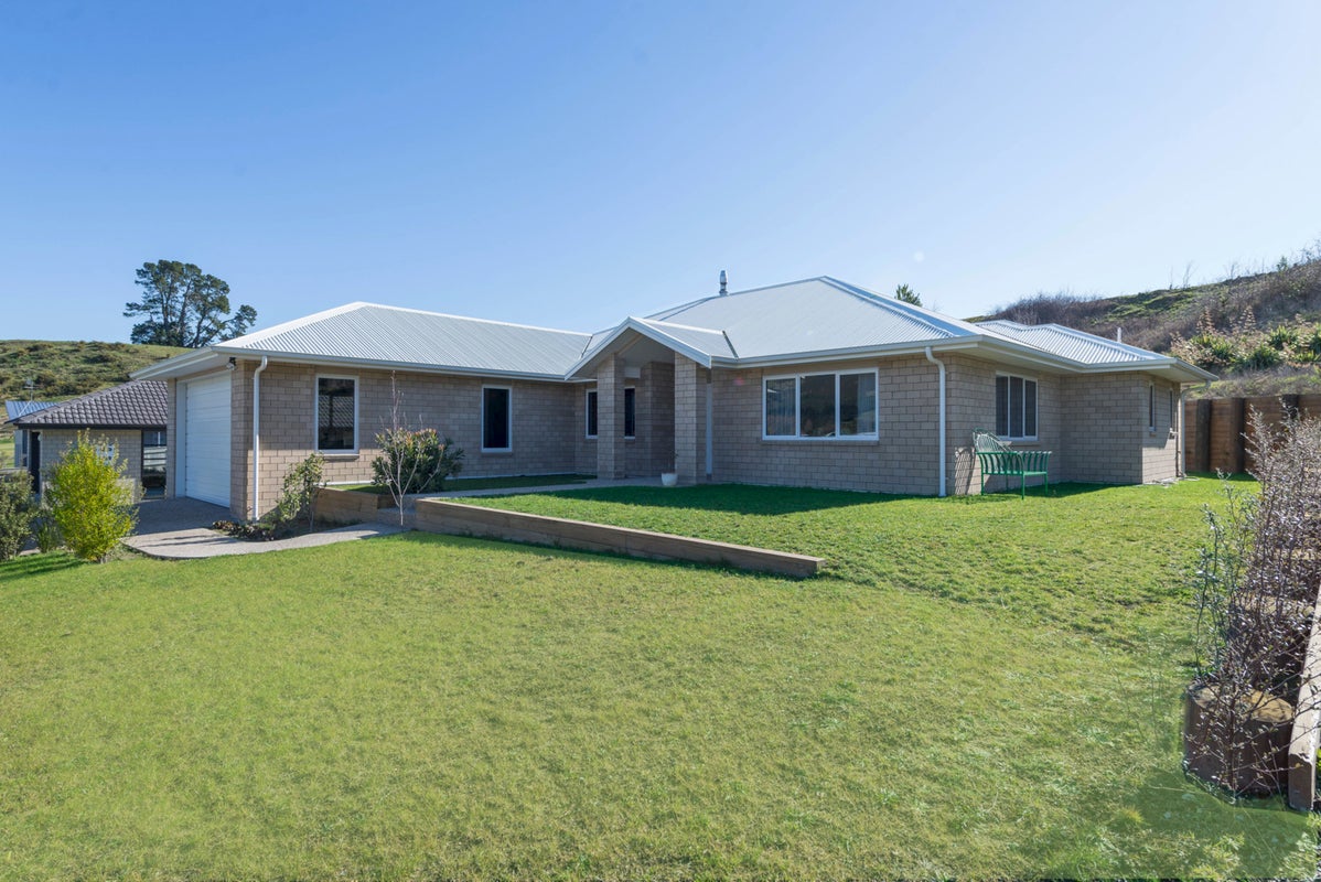 21 Mohi Crescent, Ngongotaha, Rotorua - Carousel 1