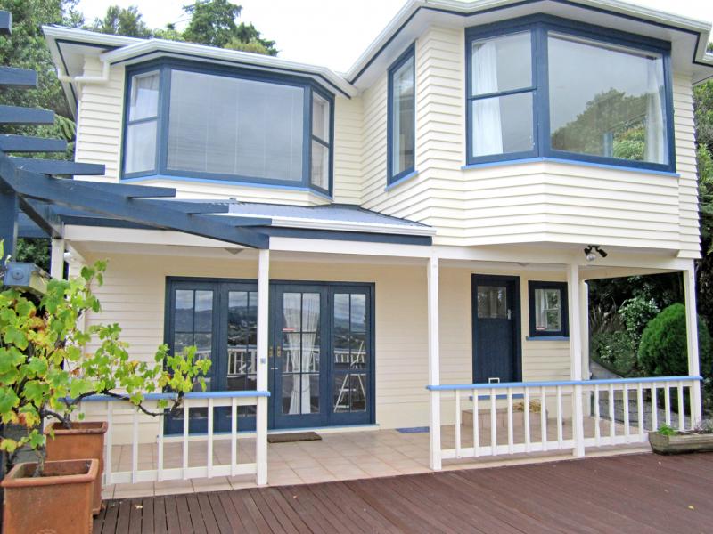 31 Woodvale Grove, Fairfield, Lower Hutt - Carousel 1