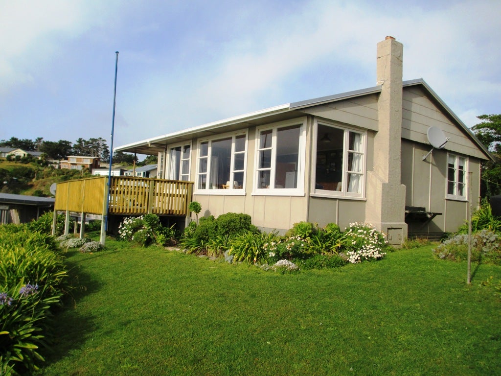 2 Guthrie Crescent, Castlepoint - Carousel 1