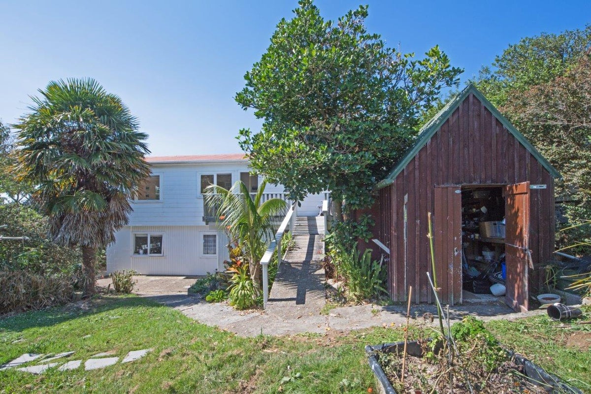 38 Alison Road, Surfdale, Waiheke Island - Carousel 2