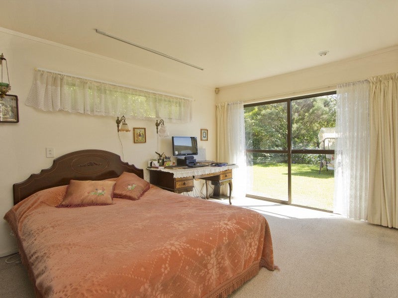 129 MIROMIRO RD, MAUNGARAKI, LOWER HUTT - Carousel 9