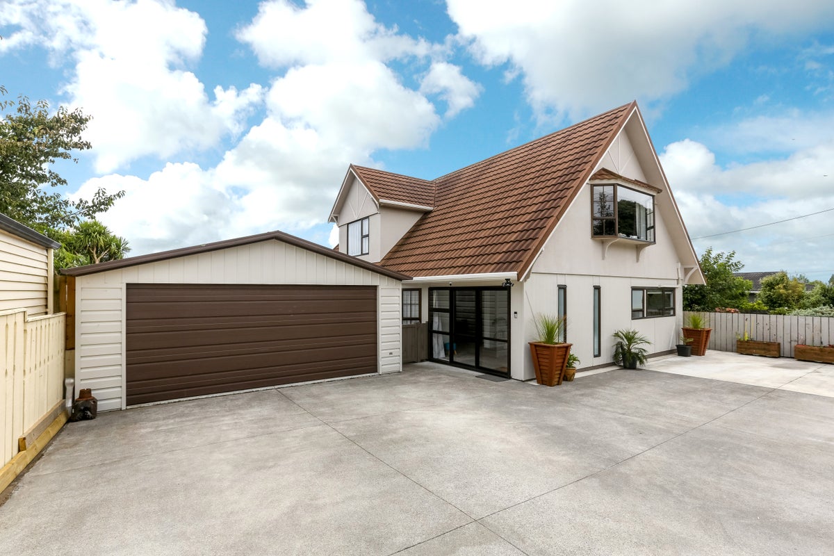 220 Frankley Road, Frankleigh Park, New Plymouth - Carousel 2