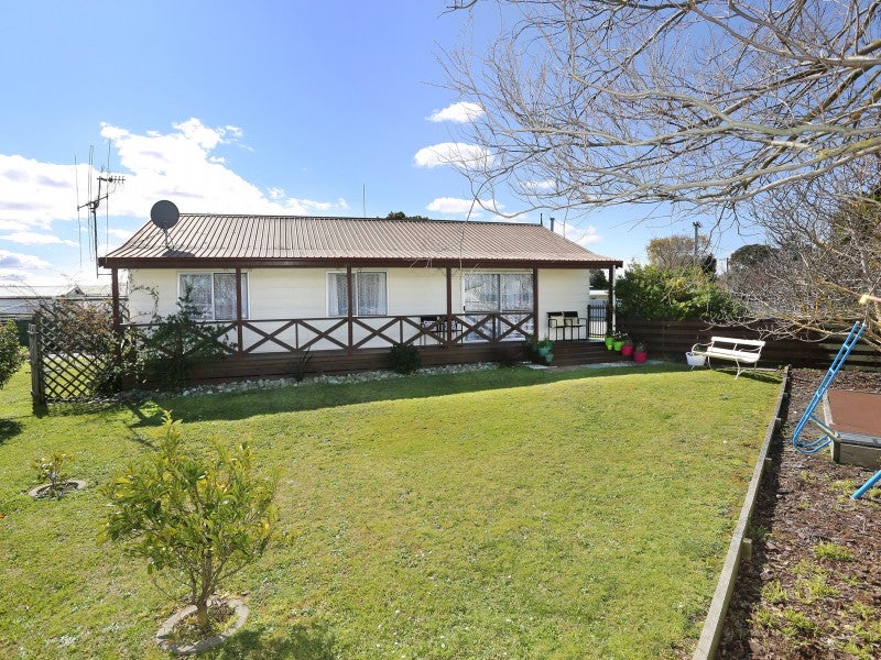 2 Halleys Court, Feilding, Feilding - Carousel 1