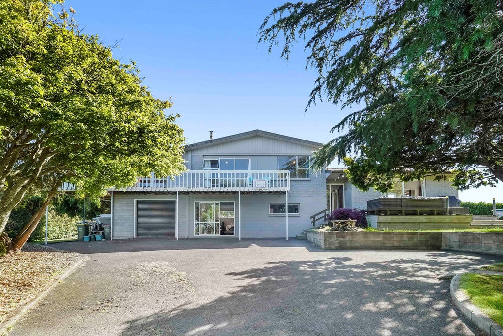 82 Burbush Road, Burbush, Hamilton - Carousel 1