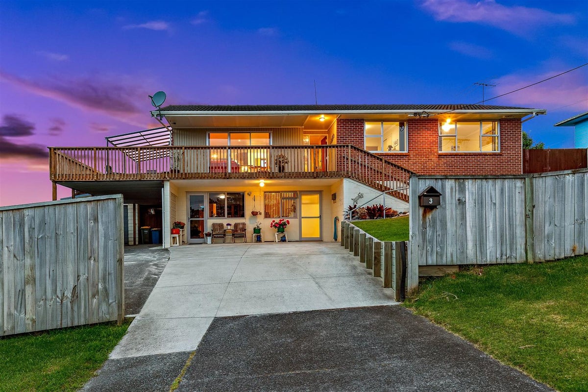 3 Lowtherhurst Road, Massey, Auckland - Carousel 1