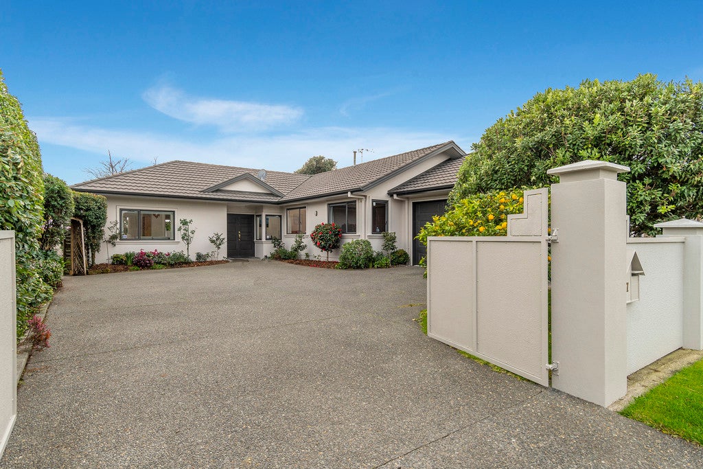 17 Manor Park Drive, Pyes Pa, Tauranga - Carousel 2
