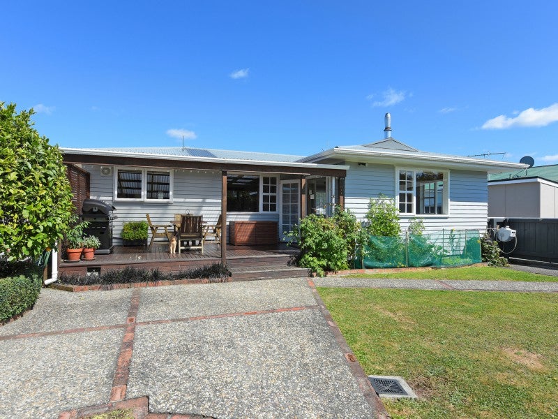 14 Roband Crescent, Brown Owl, Upper Hutt - Carousel 2