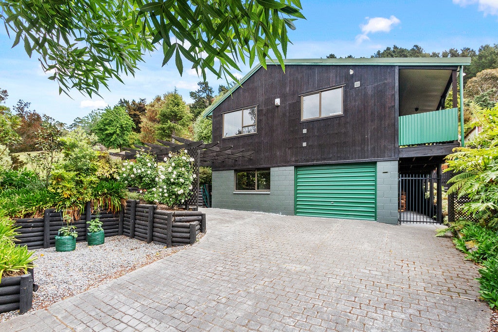 6 Avoca Valley Road, Heathcote Valley, Christchurch - Carousel 1