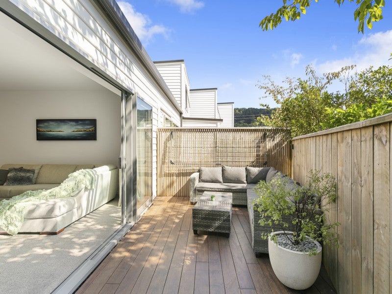 15/7 Handyside Street, Tawa, Wellington - Carousel 2