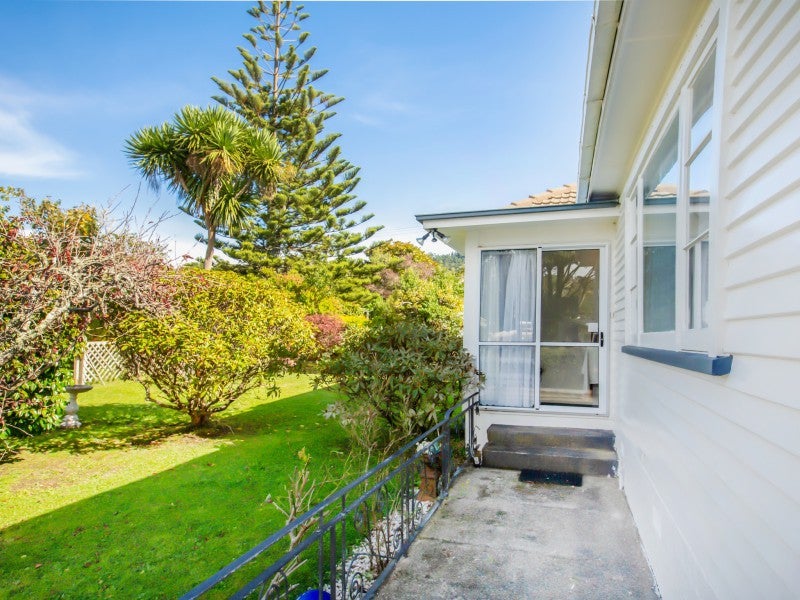 4 Lincoln Avenue, Tawa, Wellington - Carousel 18