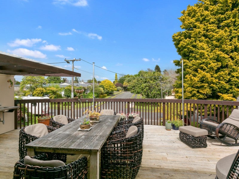 21 Byron Street, Leamington, Cambridge - Carousel 2
