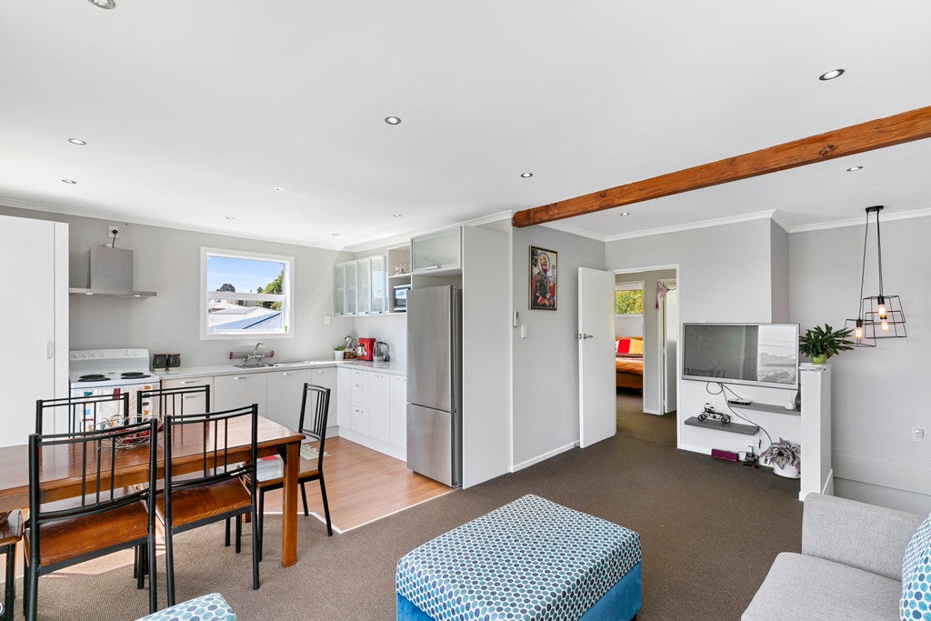 1/25 Omega Street, Newlands, Wellington - Carousel 2
