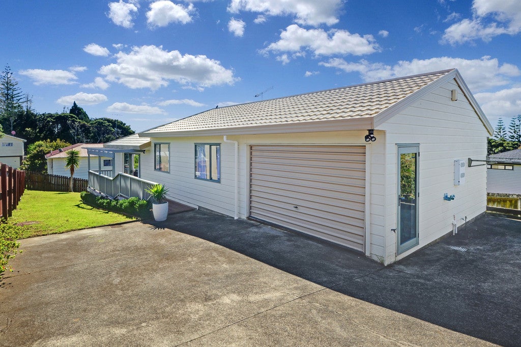 2/58 Verran Road, Birkdale, Auckland - Carousel 1