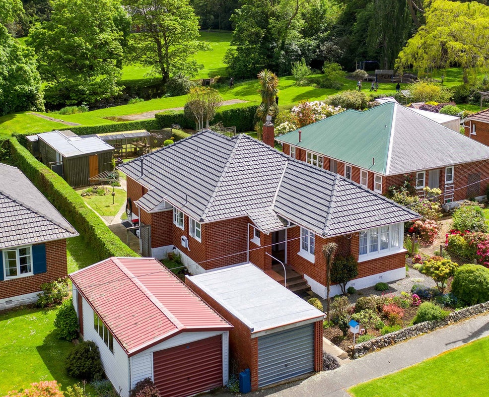 29 Ainslee Place, North East Valley, Dunedin - Carousel 20