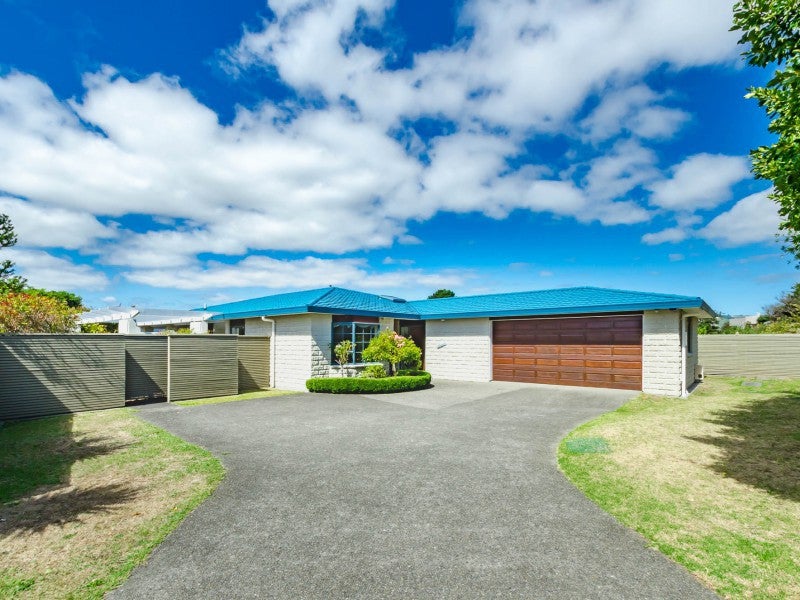 6 Avion Terrace, Raumati Beach, Paraparaumu - Carousel 1
