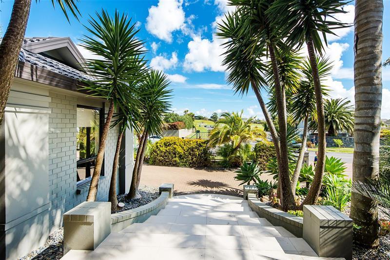 16 Manor Park, Sunnyhills, Auckland - Carousel 35