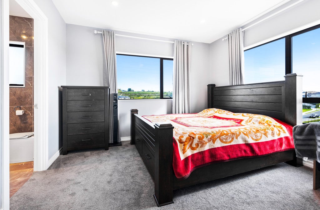 6 Keiha Crescent, Massey, Auckland - Carousel 2