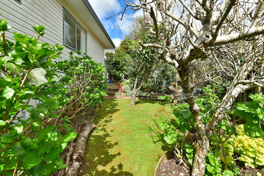 32 Palmgreen Court, Stanmore Bay, Whangaparaoa - Carousel 24