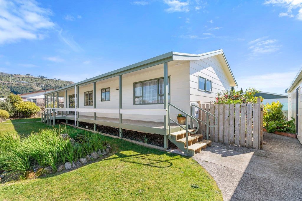 5 Kingdom Drive, Fairy Springs, Rotorua - Carousel 1