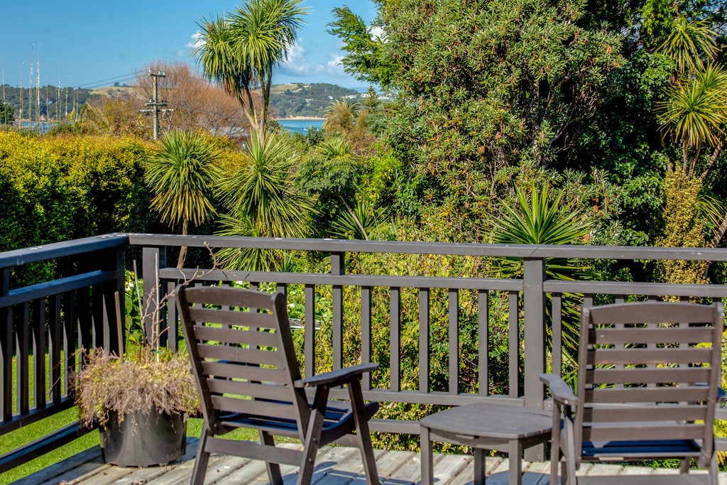 2A Nikau Road, Oneroa, Waiheke Island - Carousel 1