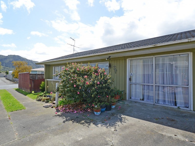2/24 Clouston Park Road, Clouston Park, Upper Hutt - Carousel 2