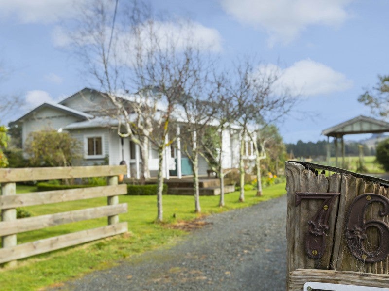 76 Whitemans Valley Road, Whitemans Valley, Upper Hutt - Carousel 21