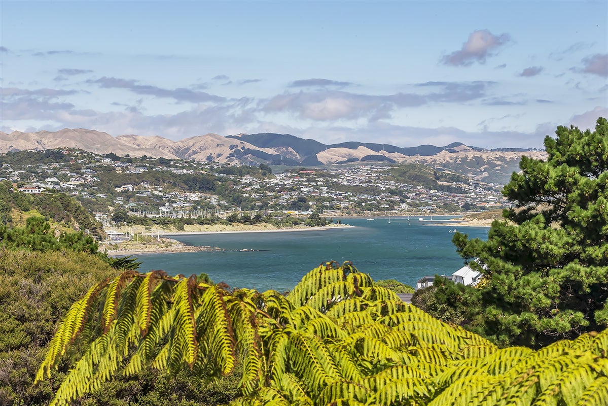 4 Corlett Road, Plimmerton, Porirua - Carousel 1
