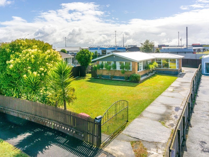 8 Lugton Street, Nawton, Hamilton - Carousel 1