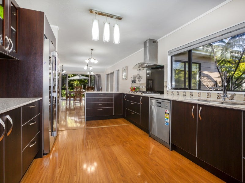 60 Sailmaker Close, Whitby, Porirua - Carousel 2