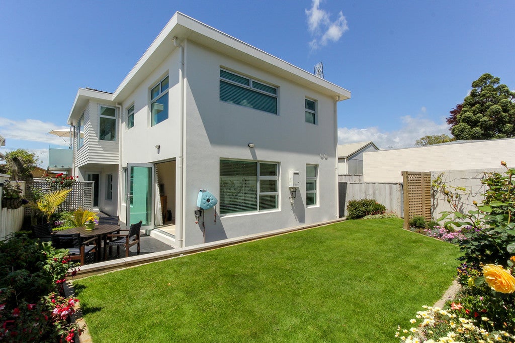 22 Belt Road, Moturoa, New Plymouth - Carousel 22