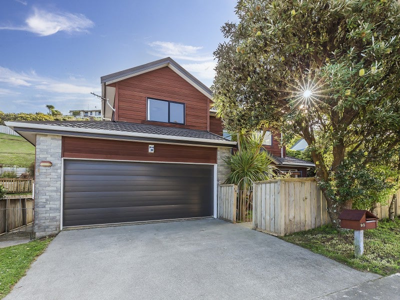 95 Cortina Avenue, Johnsonville, Wellington - Carousel 1