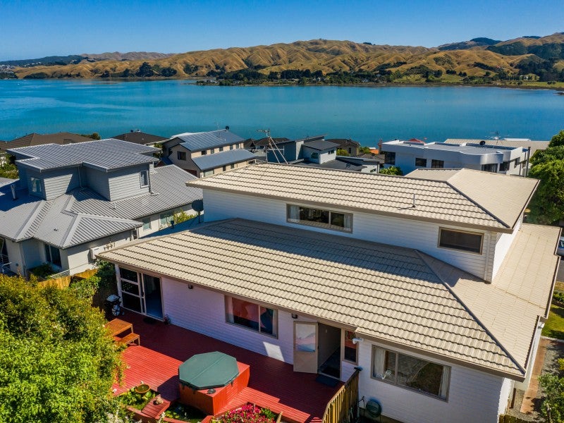6 Bowsprit Way, Whitby, Porirua - Carousel 2