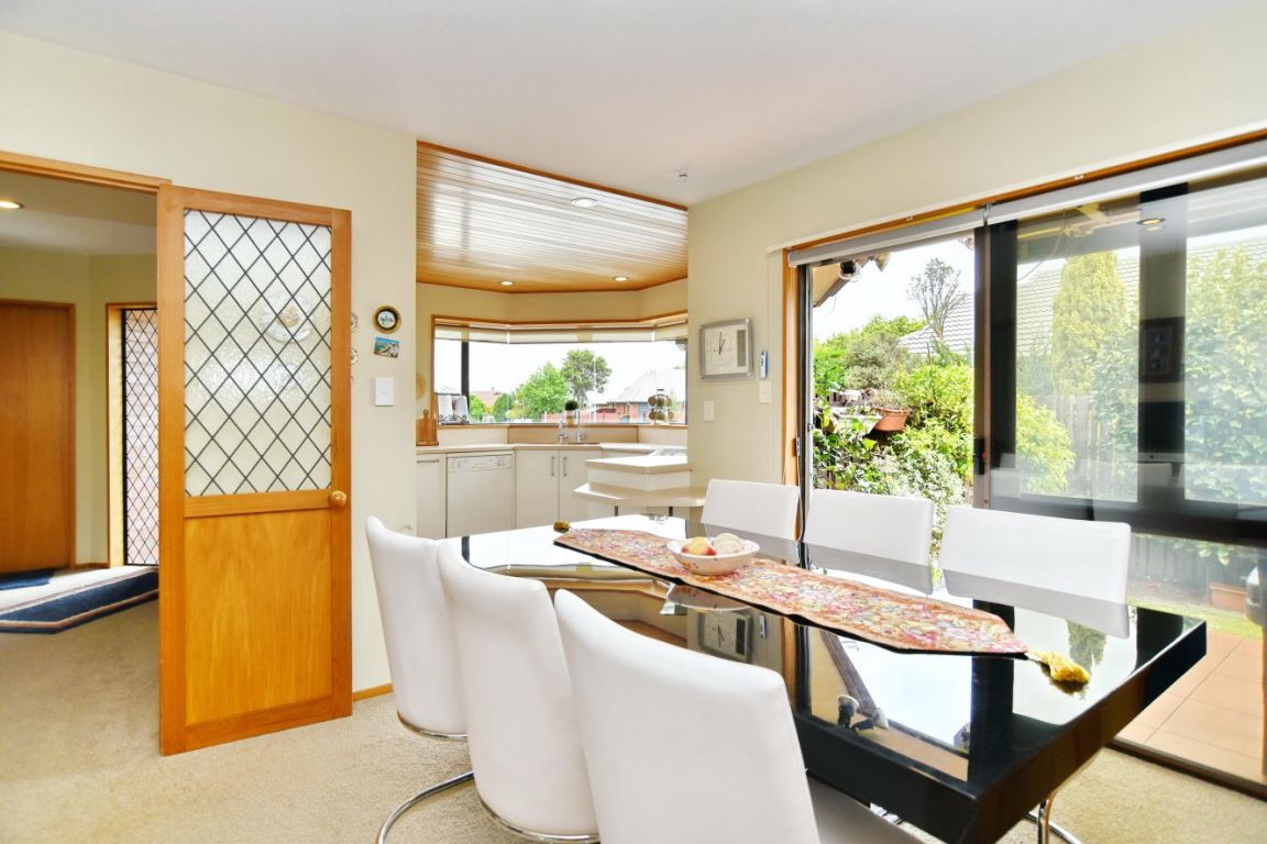 2/2 Kintyre Drive, Broomfield, Christchurch - Carousel 2