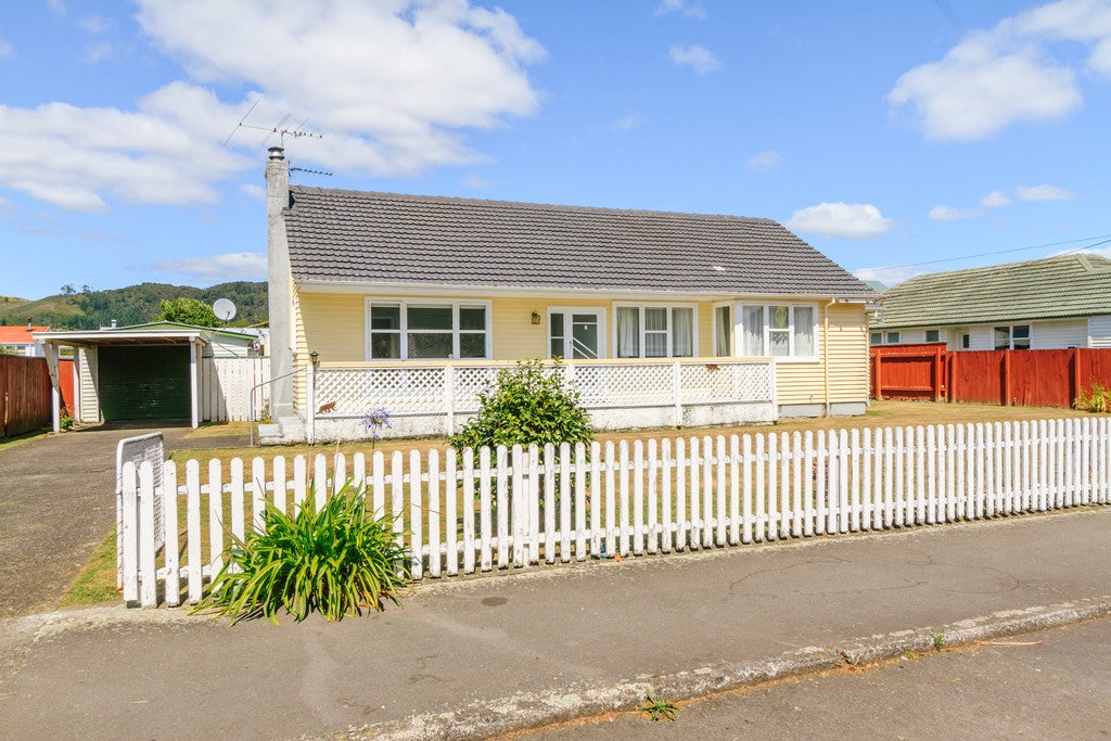 3 Redwood Street, Elderslea, Upper Hutt - Carousel 1