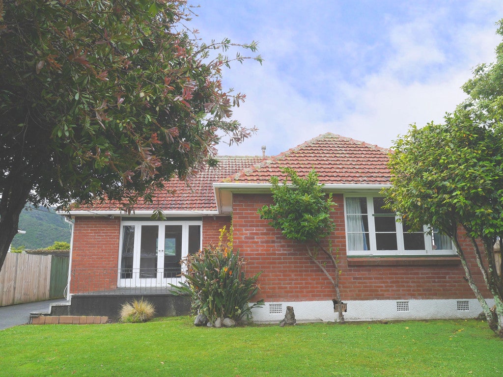 52 Reynolds Street, Taita, Lower Hutt - Carousel 2
