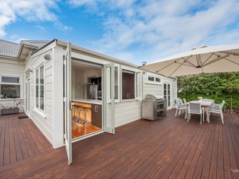 16 Emerson Street, Petone, Lower Hutt - Carousel 2