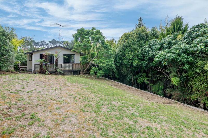 14 Toroa Road, Otaihanga, Paraparaumu - Carousel 1