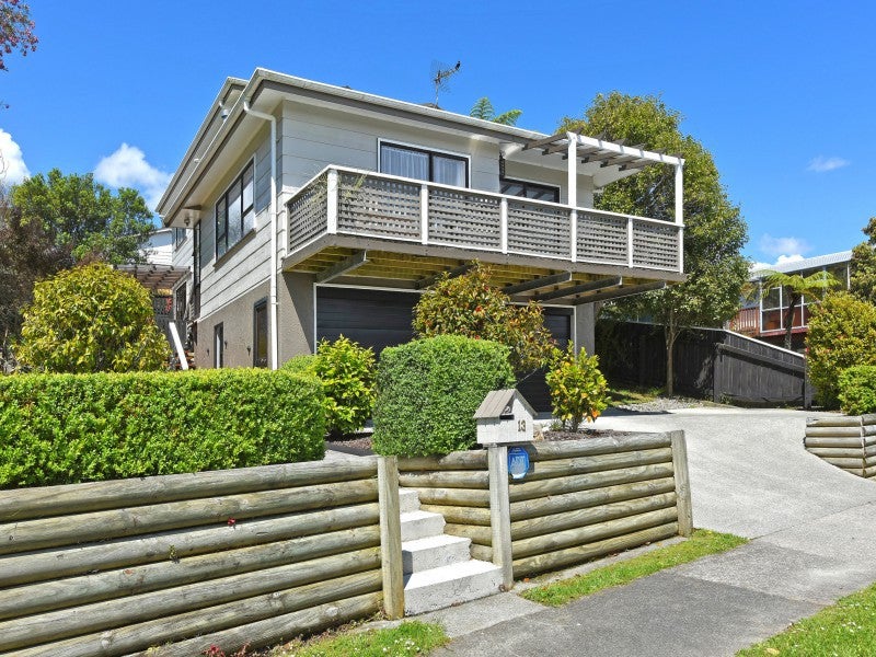 13 Whitechapel Grove, Stokes Valley, Lower Hutt - Carousel 1