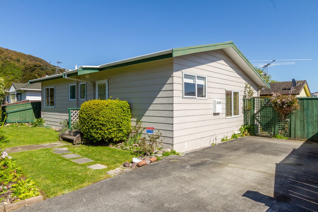 2/5 Glenbrook Grove, Naenae, Lower Hutt - Carousel 1