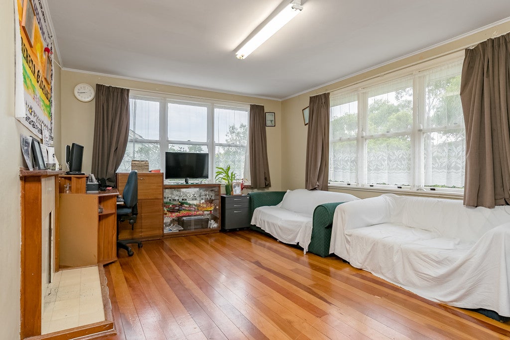 94 Champion Street, Cannons Creek, Porirua - Carousel 1